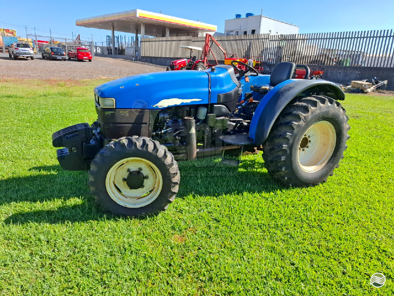 TRATOR NEW HOLLAND NEW TT 3880 Estreito Tração 4x4 Sol Agrícola - Yanmar Solis - Jacto VACARIA RIO GRANDE DO SUL RS
